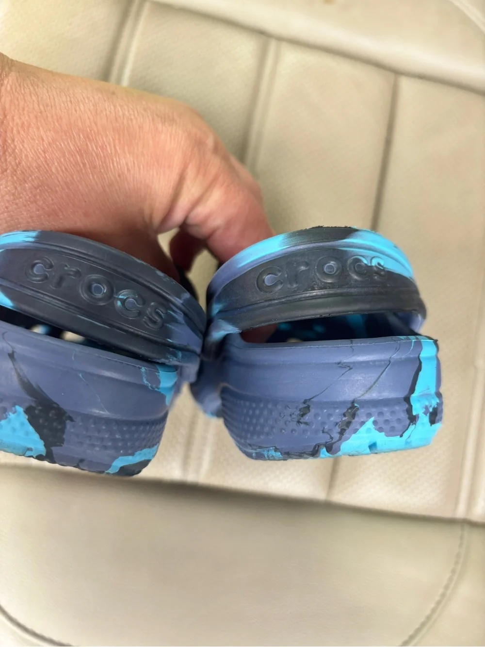 ⬇️ Kids Crocs size C 10 Navy & Teal marbled